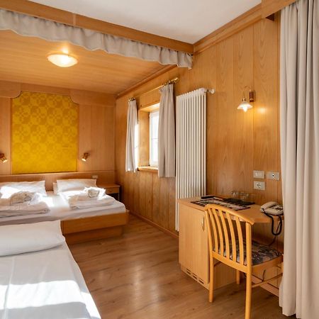 Mytime Hotels Savoy Vigo di Fassa Bagian luar foto